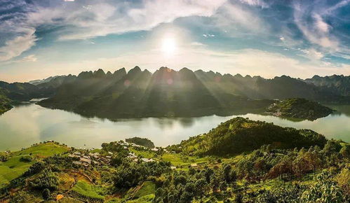 關(guān)于綠水青山總是情的詩(shī)句