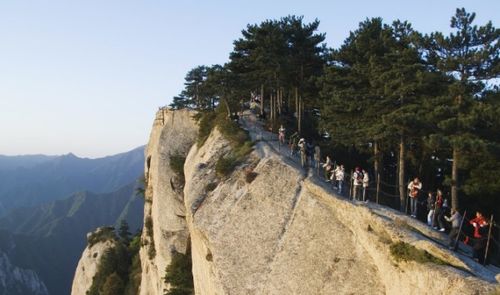 關(guān)于劍和山的詩(shī)句