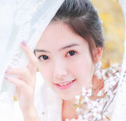 什么詩句關(guān)于花的嫁衣