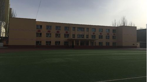 四級(jí)下冊(cè)校園里的風(fēng)景線作文