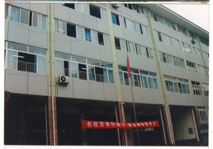 我愛校園哪個(gè)學(xué)校教學(xué)樓的事作文