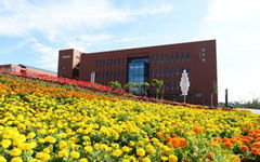 描寫春夏秋冬校園的作文,描寫校園春夏秋冬的作文三年級,描寫校園春夏秋冬的作文300字