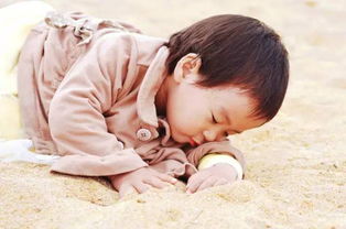 幼兒玩沙子的注意事項(xiàng),兒童玩雪注意事項(xiàng),幼兒園玩沙池的注意事項(xiàng)