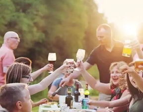 女士參加酒會注意事項