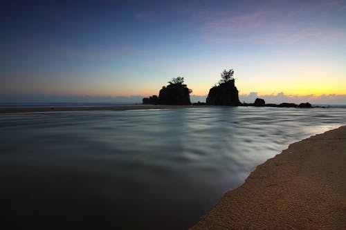 《滿庭芳夏日溧水無(wú)想山作》原文及翻譯賞析 《滿庭芳夏日溧水無(wú)想山作》原文及翻譯賞析