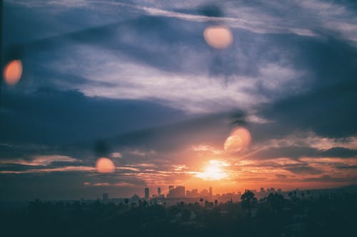 水仙子居庸關(guān)中秋對(duì)月翻譯賞析