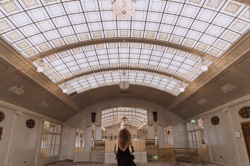 已完結(jié)情不醉人人自醉小說紀初安唐石謙在線閱讀