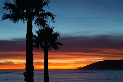 《滿江紅·山居即事》翻譯賞析 《滿江紅·山居即事》翻譯賞析